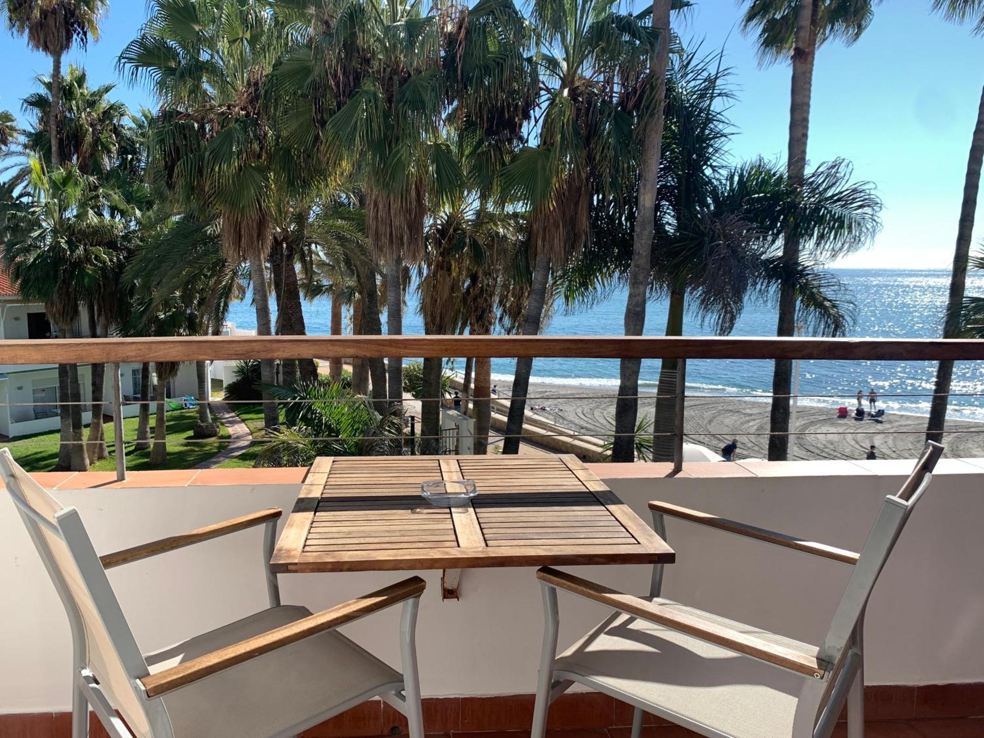 Apartamentos Playa Torrecilla Nerja Esterno foto