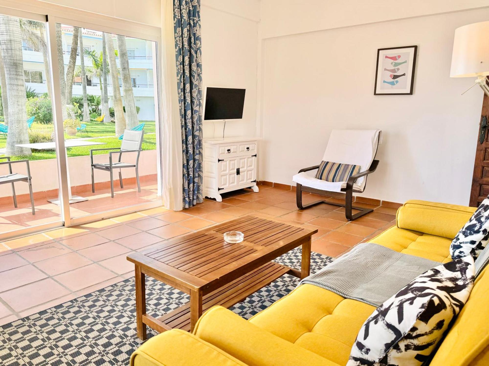 Apartamentos Playa Torrecilla Nerja Camera foto