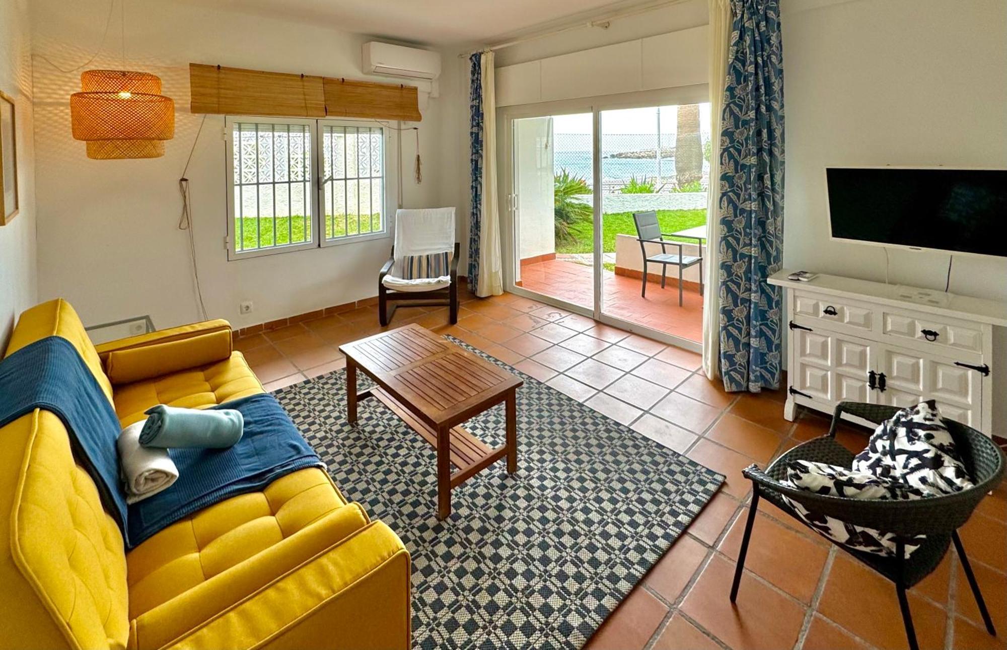 Apartamentos Playa Torrecilla Nerja Esterno foto