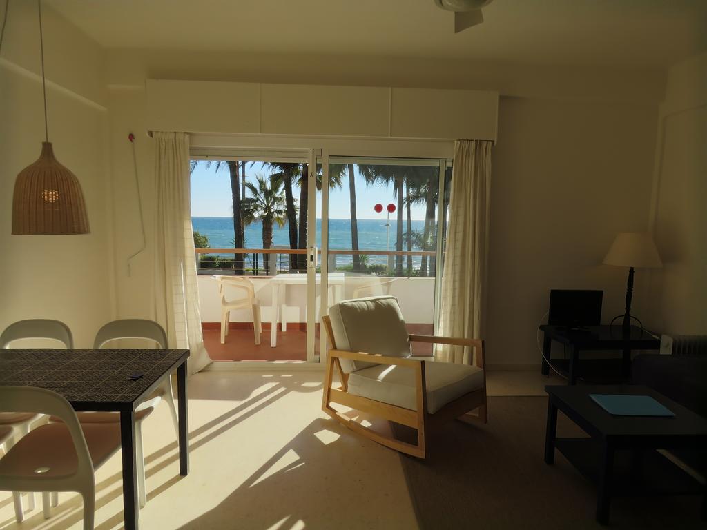 Apartamentos Playa Torrecilla Nerja Esterno foto