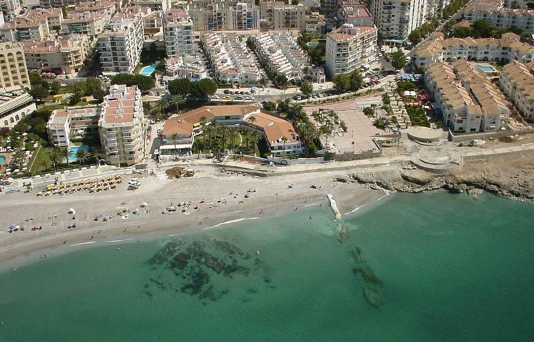 Apartamentos Playa Torrecilla Nerja Esterno foto